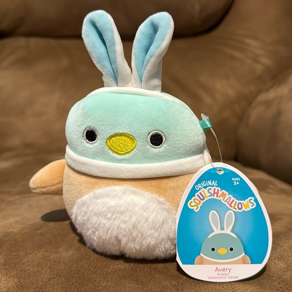 Squishmallow 5 inch Avery Easter